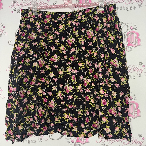 Plum skirt with flowers floral buttons black green pink mini skirt cute garden - Picture 1 of 8